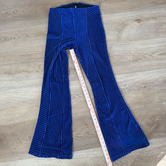 Free People Penny Pull-On Velvet Flared Pants Blue Medium Eventide Regular - Picture 7 of 9